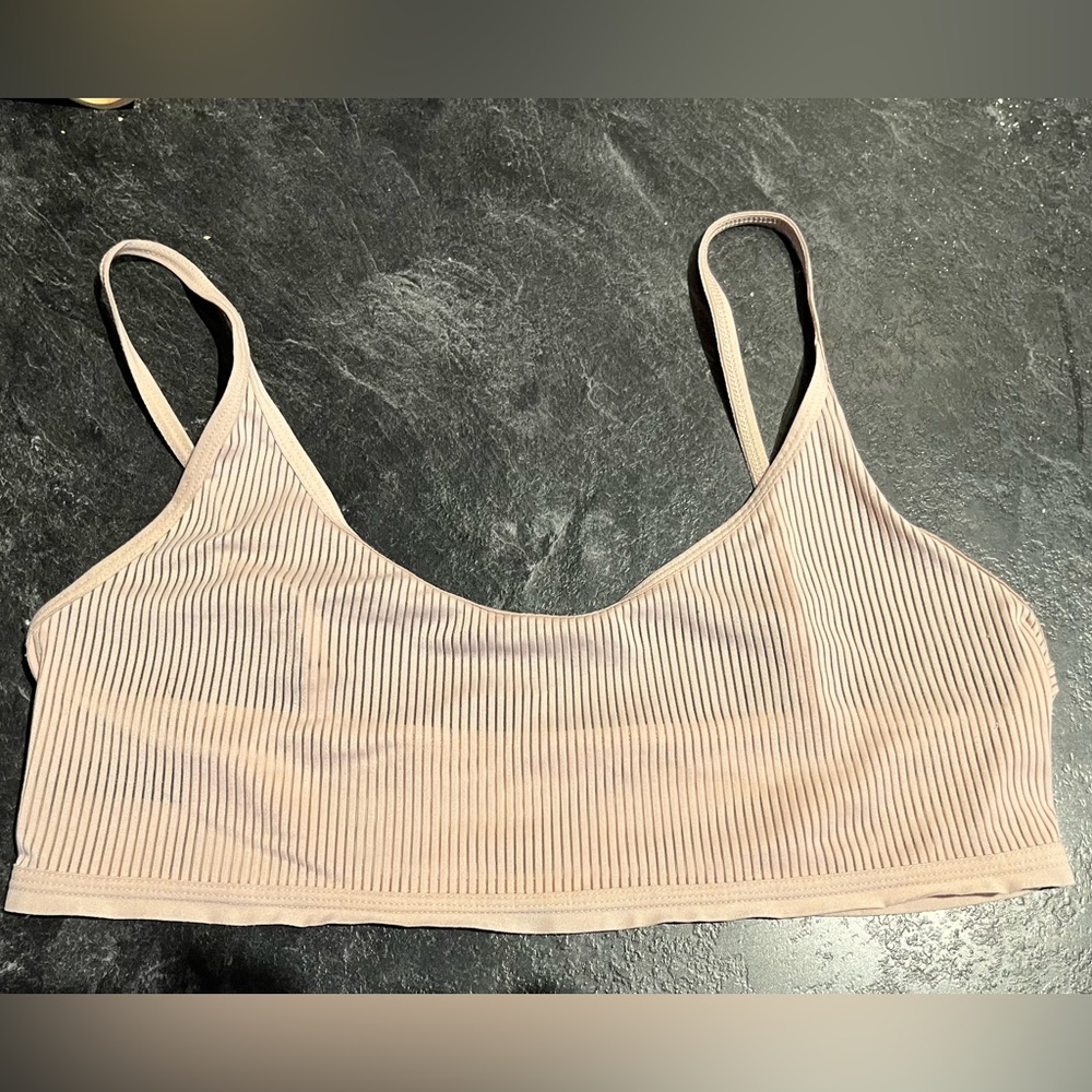 2 comfortable shelf bras by Summersalt